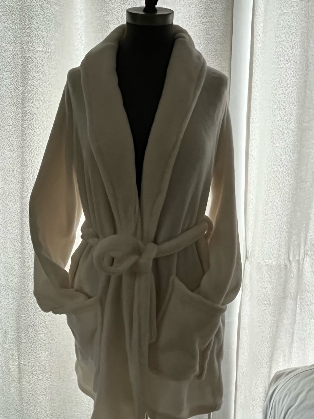 Cynthia Rowley Plush Shawl Collar Robe in Cream